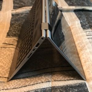 Hp Pavilion x360 convertible & pen